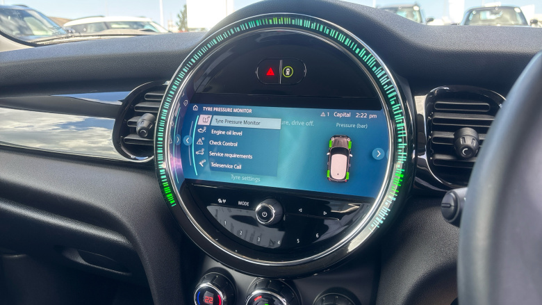 MINI Hatchback 1.5 Cooper Classic Premium 3dr Petrol Hatchback